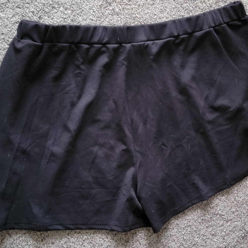 Women's Black Shorts, Side pockets, Unworn